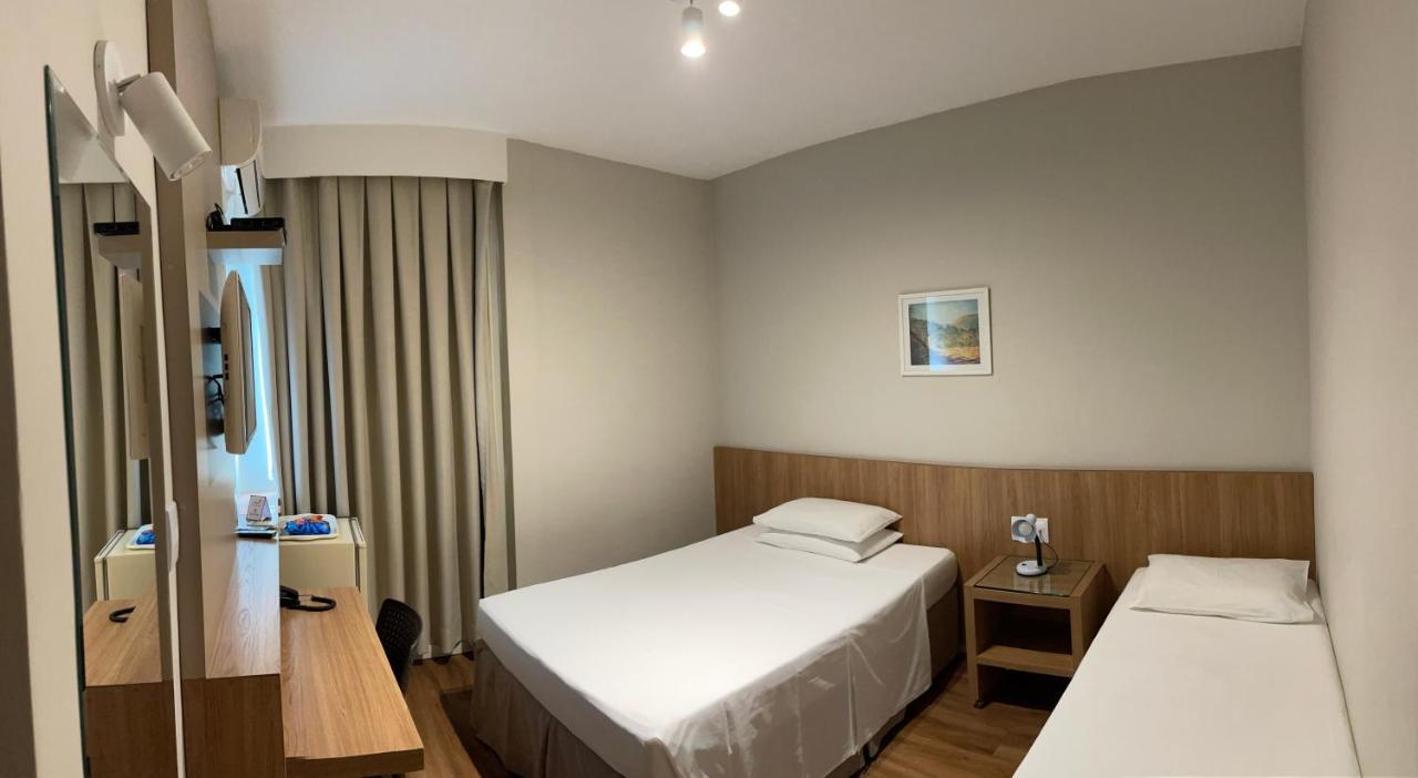 Real Hotel Sete Lagoas Bagian luar foto